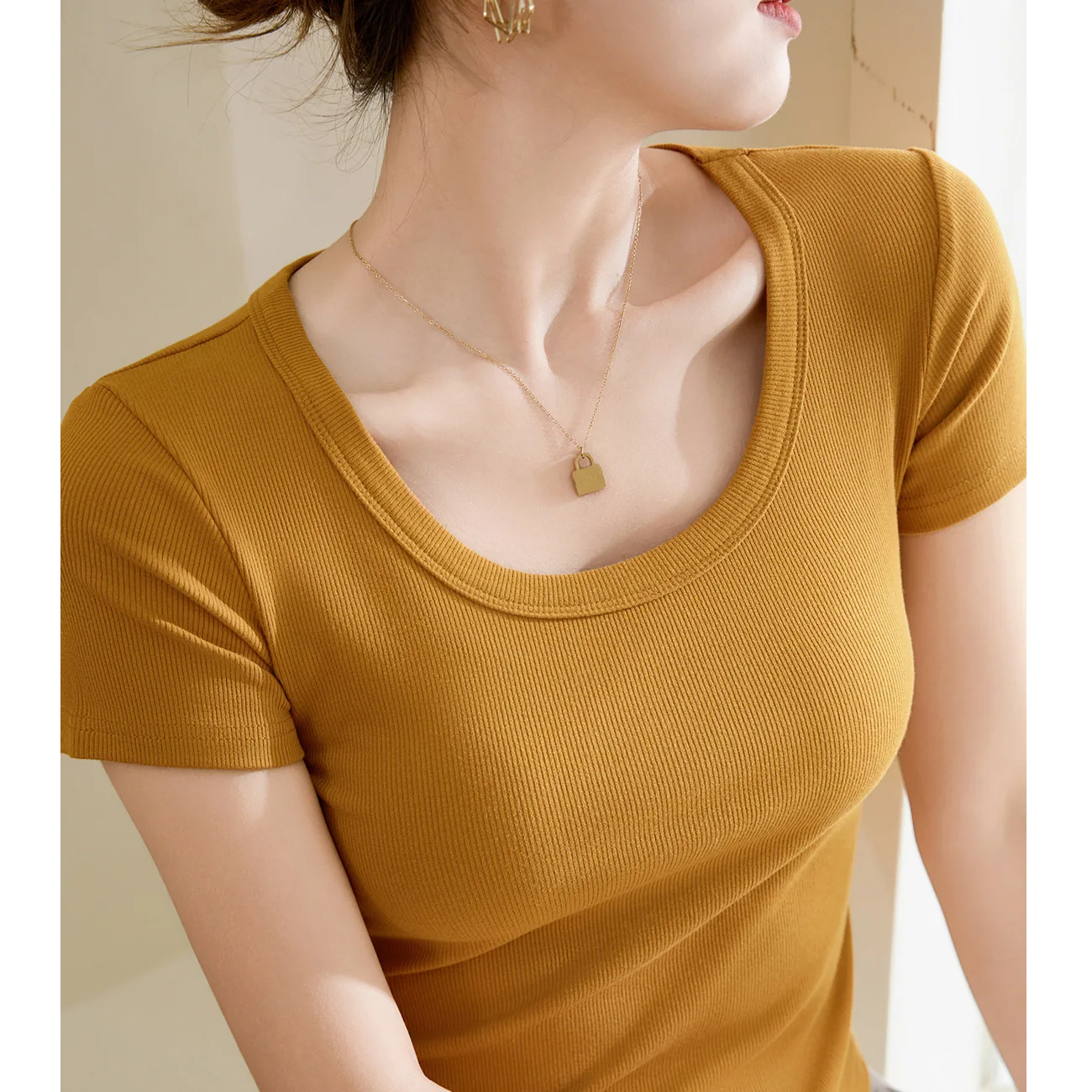 BOWEYLUN الصيف نسخة قصيرة تي شيرتات قصيرة الاكمام المرأة تمتد الخيوط القطن منحني هيم عادية الجولة الرقبة القمم الإناث