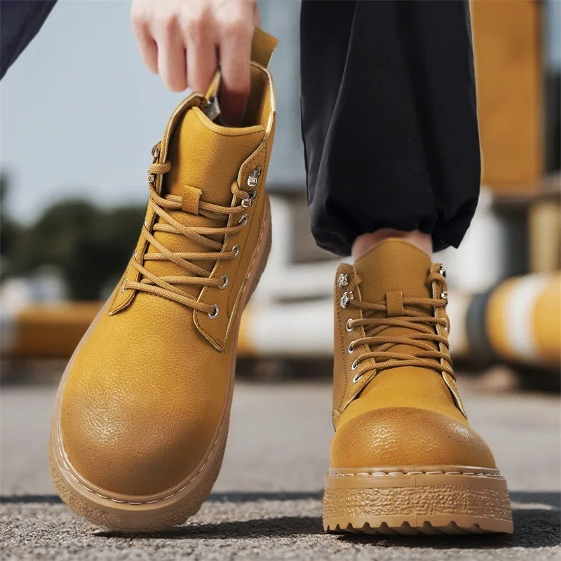 

British Retro High-Top Rhubarb Boots Men Winter New Outdoor Travel Wear-Resistant Tooling Leather Boots Thick-Soled Men Sneakers