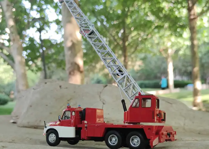 SCHUCO 1:43 Scale Diecast Alloy Tatra T148 Engineering Crane Toy Car Model Classic Adult Collection Souvenir Gift Static Display