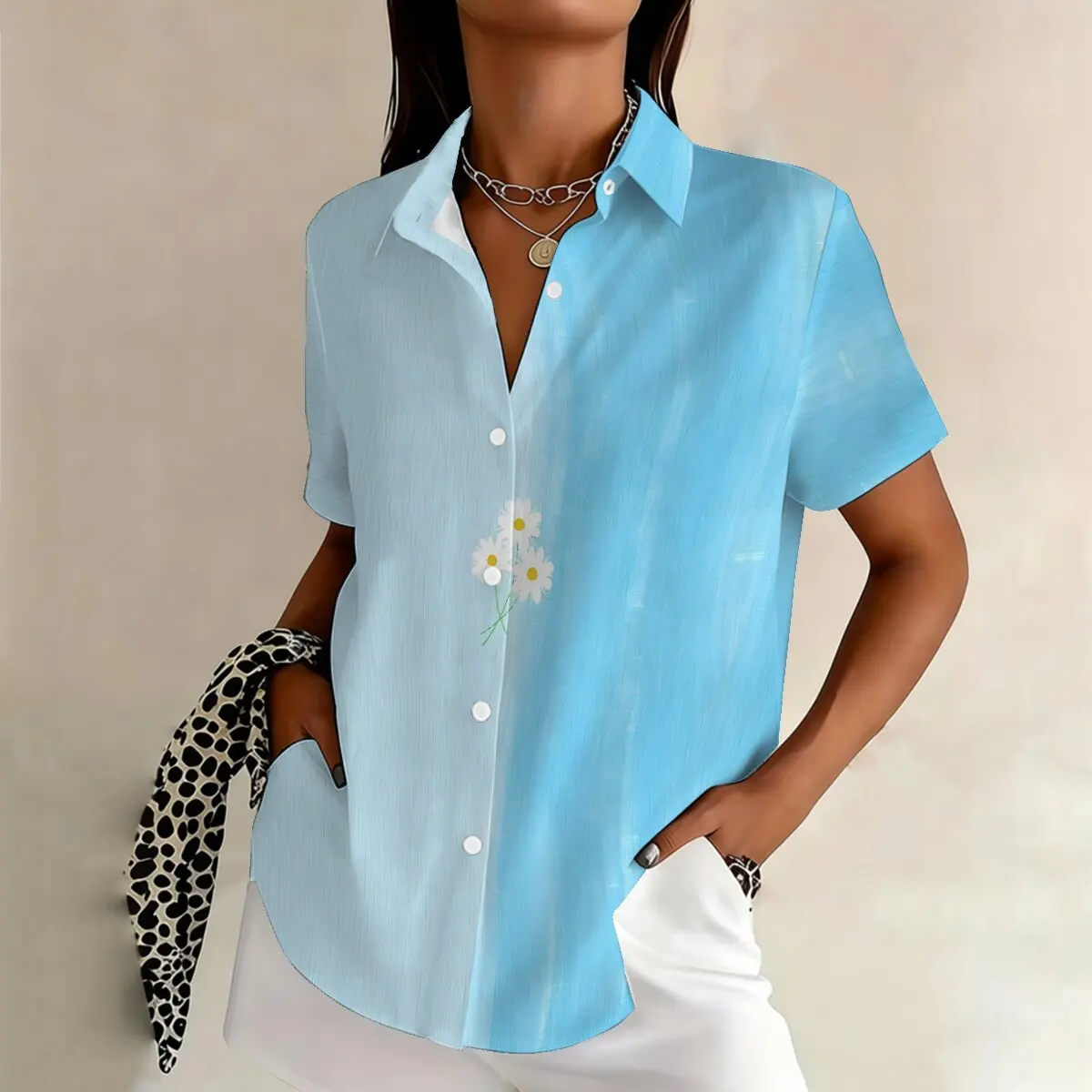 

Женская рубашка больших размеров с цветными блоками и принтом, с короткими рукавами: стройнящая, свободная, удобная, повседневная и универсальная.