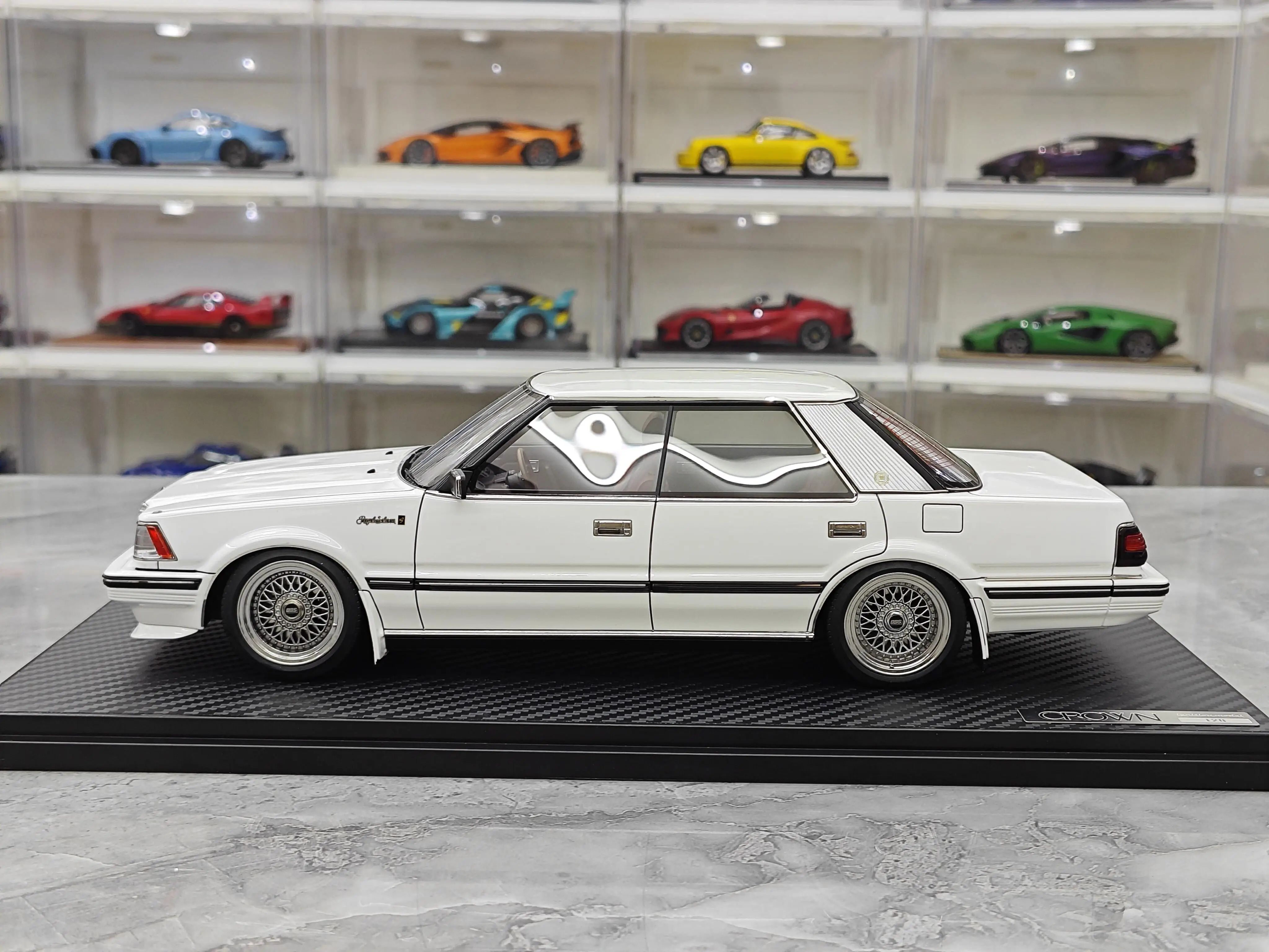 โมเดลรถจำลอง IG 1:18 Crown 2.8 Royal Saloon JDM รุ่นลิมิเต็ดอิดิชั่น ทำจากเรซิ่นและโลหะ ของเล่นสะสม ของขวัญ