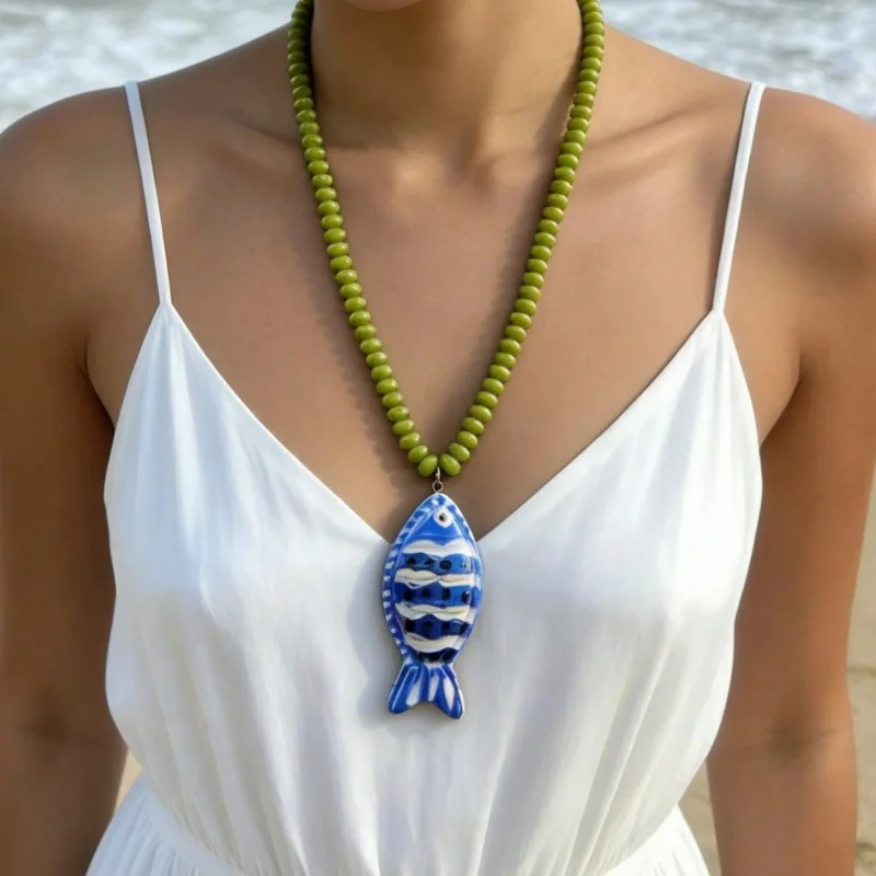 Source Summer Exaggerated Beach Handmade Small Fish Beaded Necklace Colored Pendant Tropical Fish Necklace Women