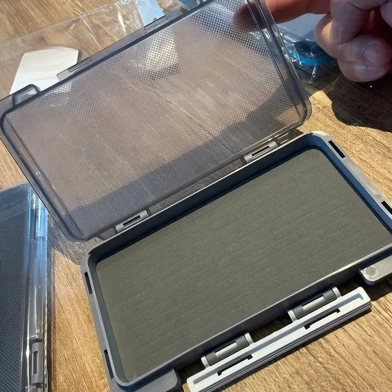 新しいプラスチック製釣りボックス、フォームパッド付きポータブル、フライルアー収納オーガナイザー、フック、スピナーベイト、ツールケース用
