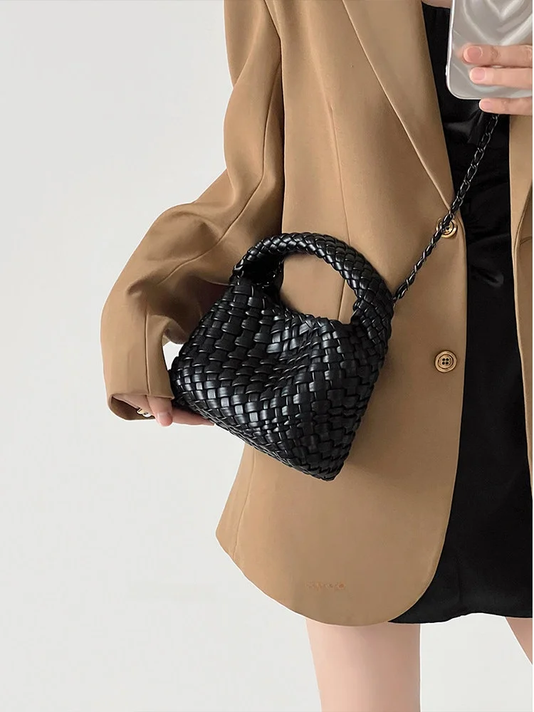 handcrafted-basket-shape-crossbody-bag-women's-single-shoulder-purse-casual-style-magnetic-buckle-soft-handle-leather-chain