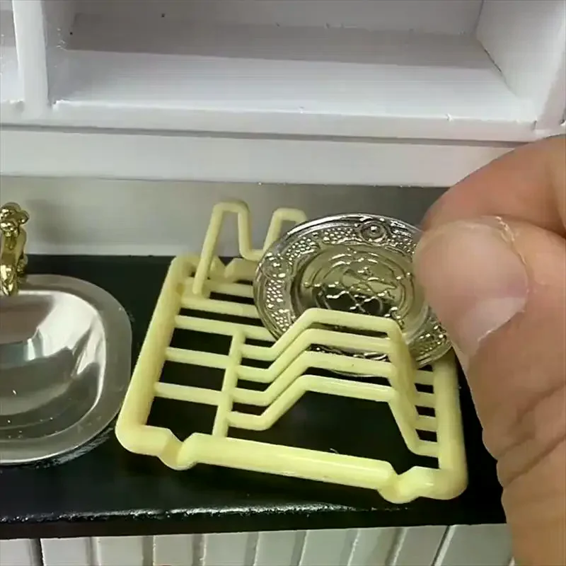 Estante para platos en miniatura para casa de muñecas, modelo de accesorios de cocina para casa de muñecas, microadornos para paisajismo, juguete para juego de imitación DIY, 1:12