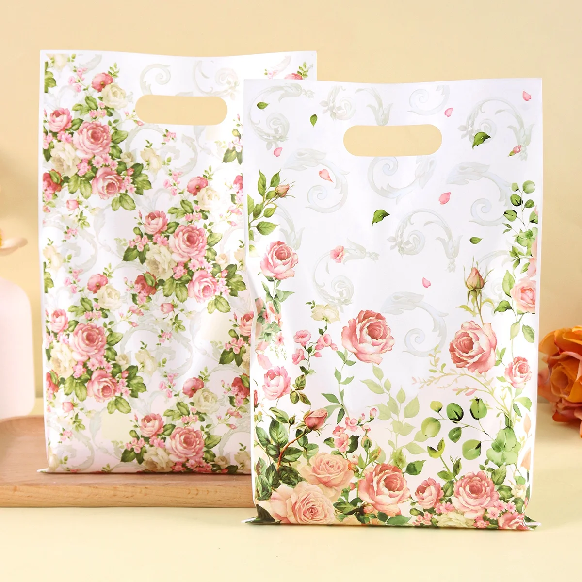Sacs à bonbons rétro en forme de rose avec poignées, sacs cadeaux vintage en forme de rose pour anniversaire, mariage, sacs en plastique pour friandises, 10/20/50 pièces