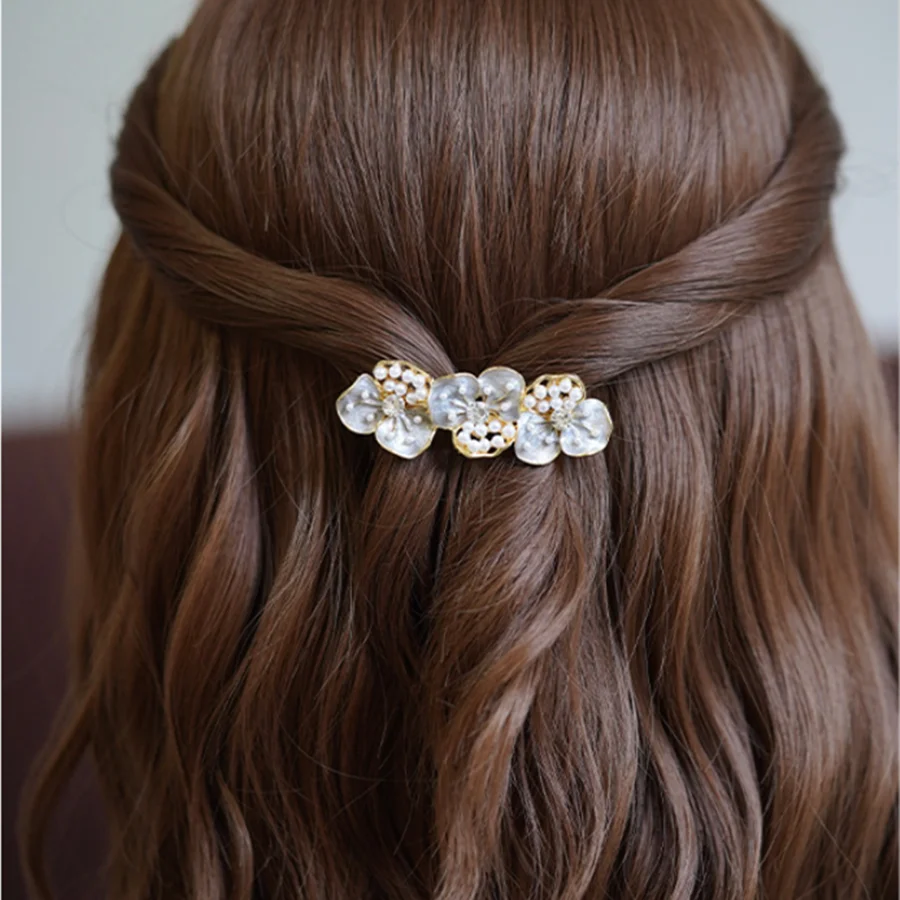 New delicacy pearl Flower Hair Claws Retro Hairpin Hair Clips Accessories For Women Shinning Ponytail Headwear