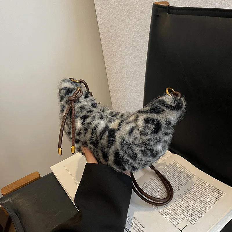 

Women's Fashion Leopard Print Plush Hobo Bag Casual Versatile Shoulder Bag for Daily Used Trendy Vintage Bags for Women