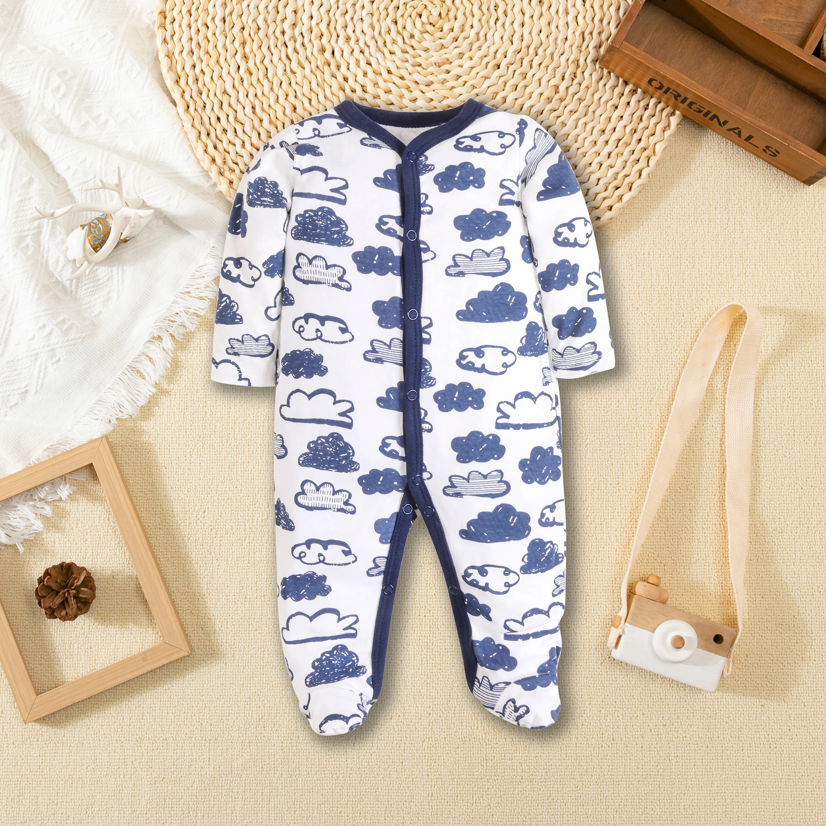 

Cozy Long Sleeve Footed Onesie for Newborns, Infant's Clothing, Soft Baby Clothes Romper.