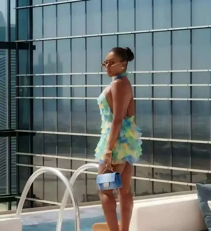 Nova malha bolo gradiente halter pescoço sexy sem costas design para mulheres quente menina festa de aniversário curva-abraçando ajuste em camadas vestidos de baile