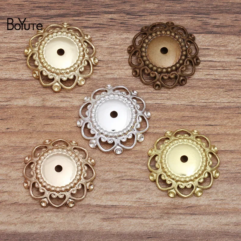 BoYuTe-Tapas de cuentas de flores, dijes de filigrana de latón, materiales Vintage, accesorios para hacer joyas, 24MM, 50 unidades por lote, venta