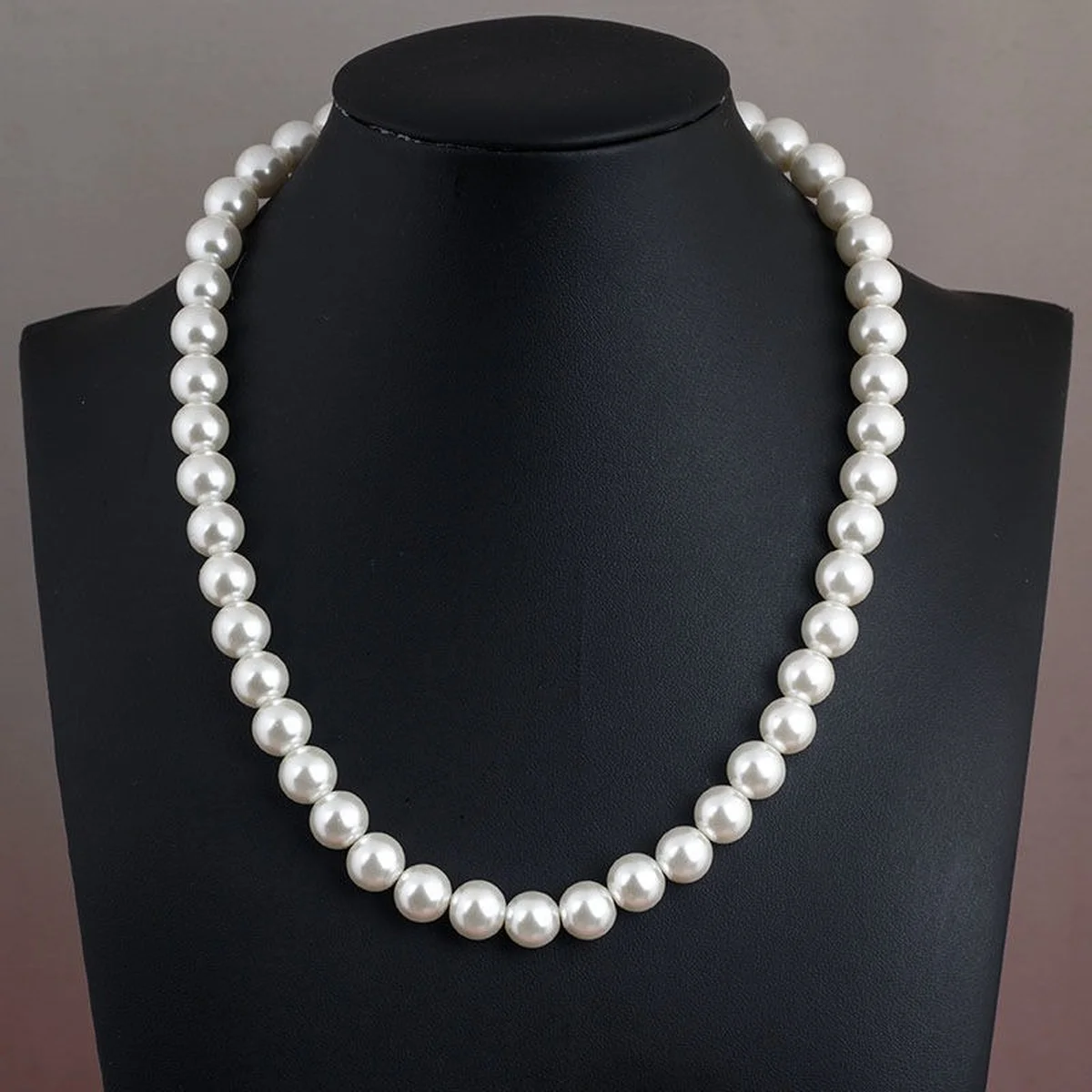 2022 Trend Elegant Jewelry Wedding Big Pearl Necklace For Women Fashion White Imitation Pearl Choker Necklace