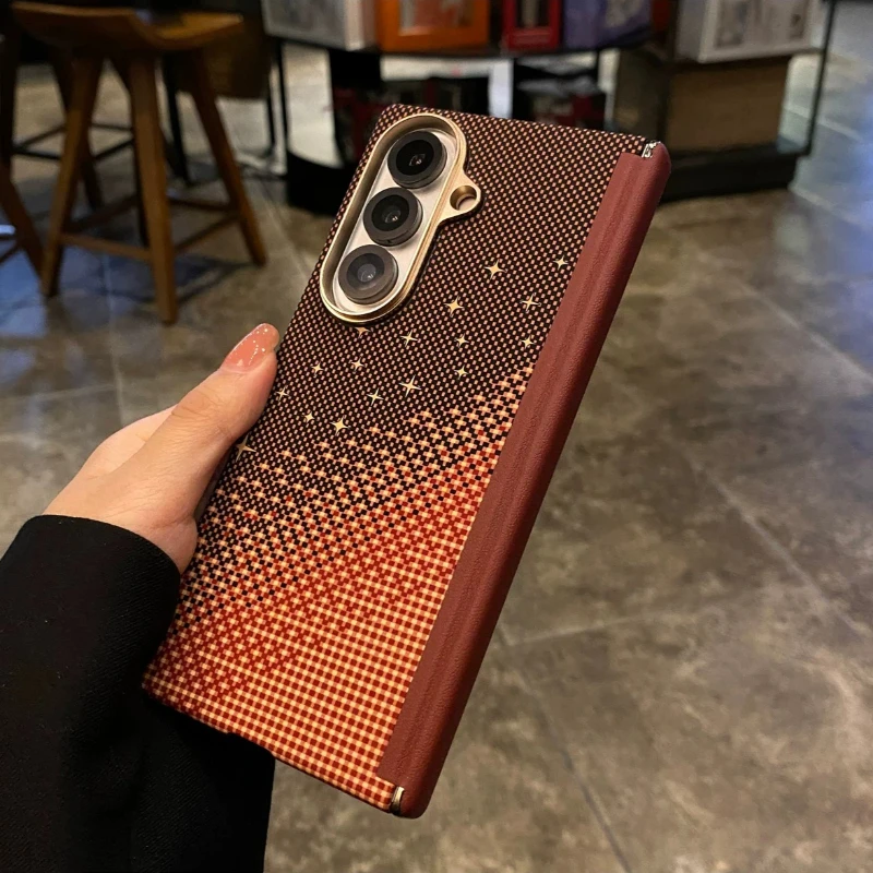 Etui na Samsung Z Fold 7 6 5 z teksturą włókna węglowego, PC, magnetyczne, z obsługą bezprzewodowego ładowania, osłona na obiektyw aparatu, pancerne etui na ekran składany. — zdjęcie produktu 2
