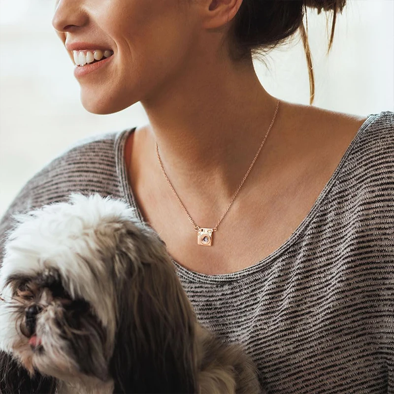 تخصيص صورة النحاس القلب قلادة مع صورة داخل كاميرا صغيرة المنجد قلادة الحيوانات الأليفة هدايا عيد ميلاد تذكارية للرجال والنساء