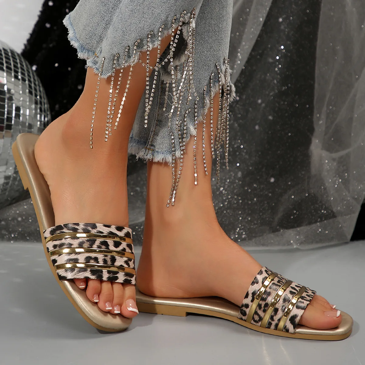 Women's Shoes, Ladies' Fashionable Slippers, Classic and Versatile, Metal-Decorated Square-Toe Flat Sandals, Leopard Print