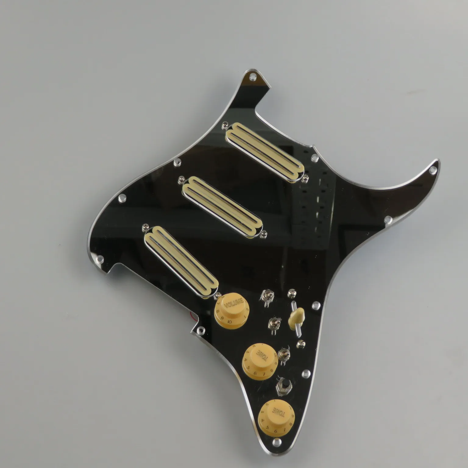 Loaded Pre-Wired Strat Pickguard Black Mirror Surface 3 Rail Single Pickups Full Wiring Assembly ST Electric Guitar