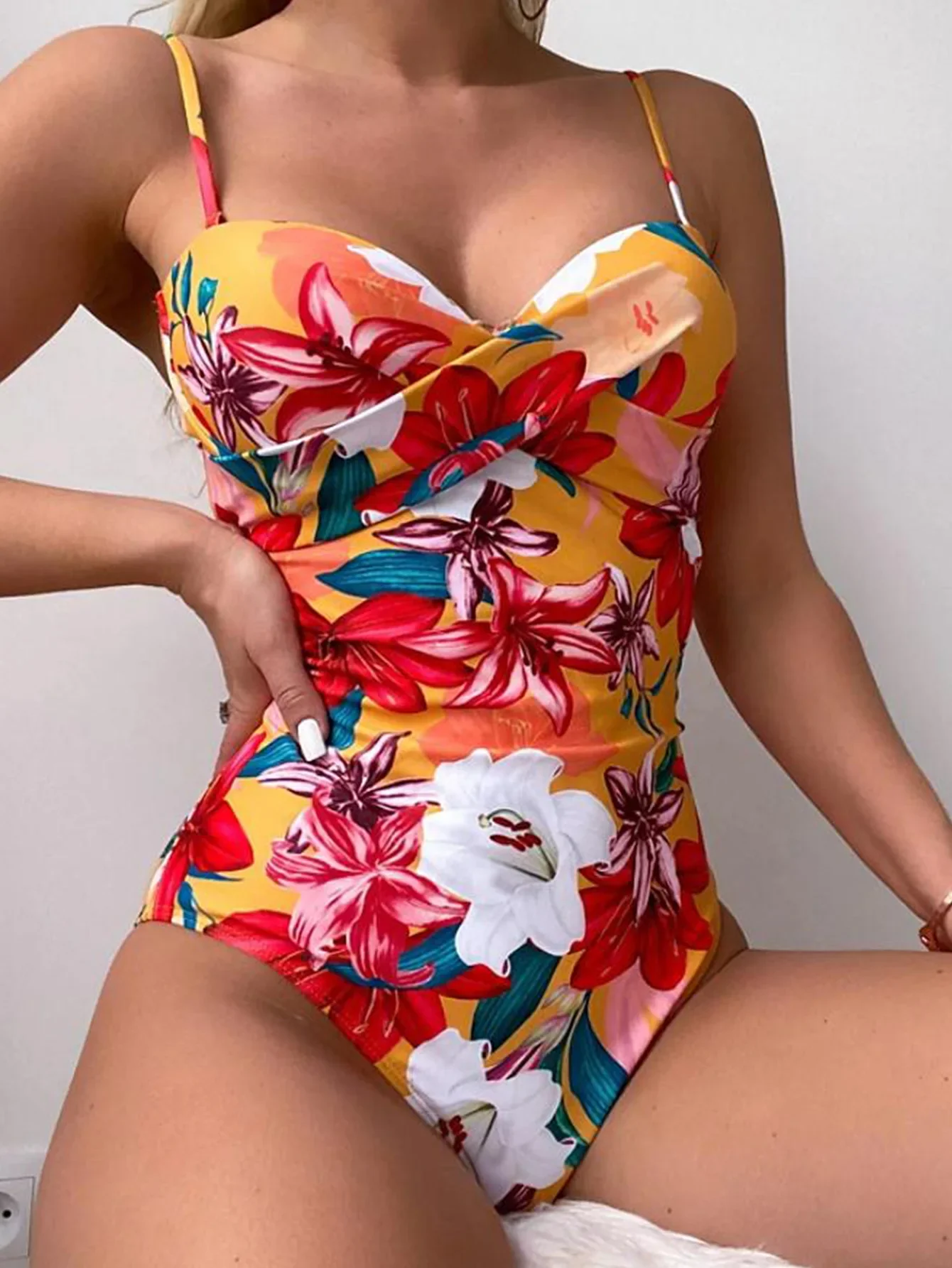 

Vintage Flroal Print Swimsuit 2024 Women Padded Pleate Tummy Control One Piece Swimwear Cut Out Beach Bathing Swimming Suits