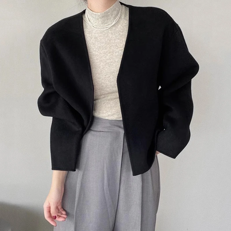 

Autumn Retro Simple V-neck Jackets All-match Loose Casual Tops 2025 Autumn Korean Chic Short Long Sleeve Cardigan Woolen Coat