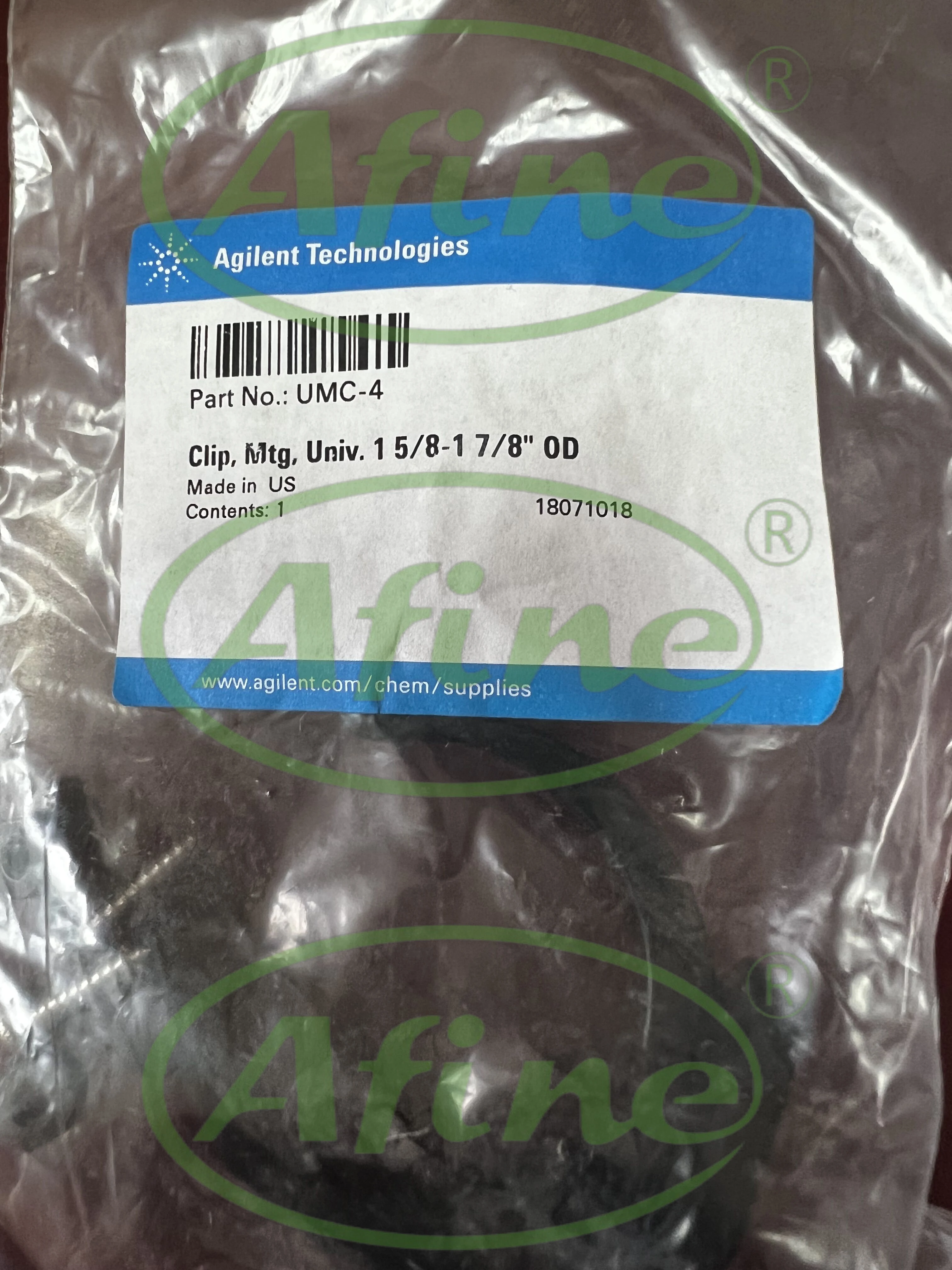 AFINE Agilent Universal Mounting Trap Clips: UMC-5 (2 to 2-1/2 in OD) and UMC-4 (1-5/8 to 1-7/8 in OD)