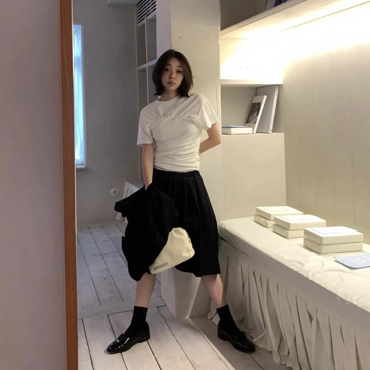 تي شيرت Smoothmod لخريف 2025 للسيدات أنيق على نحو سلس ort Sve تي شيرت دائري Ne مطوي بحاشية غير رسمية لون نقي بقصة ضيقة #4