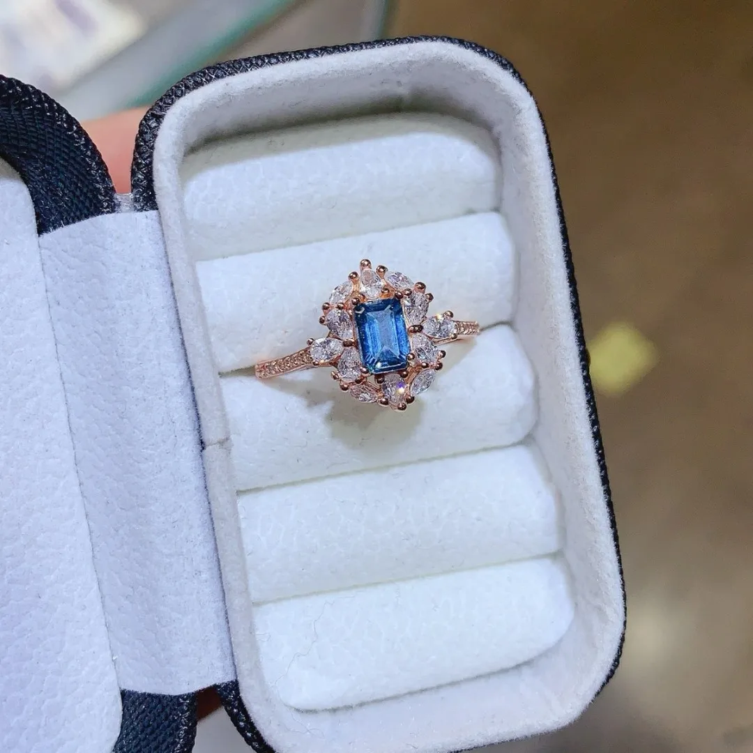 

Exquisite Elegant Blue Topaz S925 Silver Ring Chic and Versatile Designed To Shine on Birthdays or Anniversaries