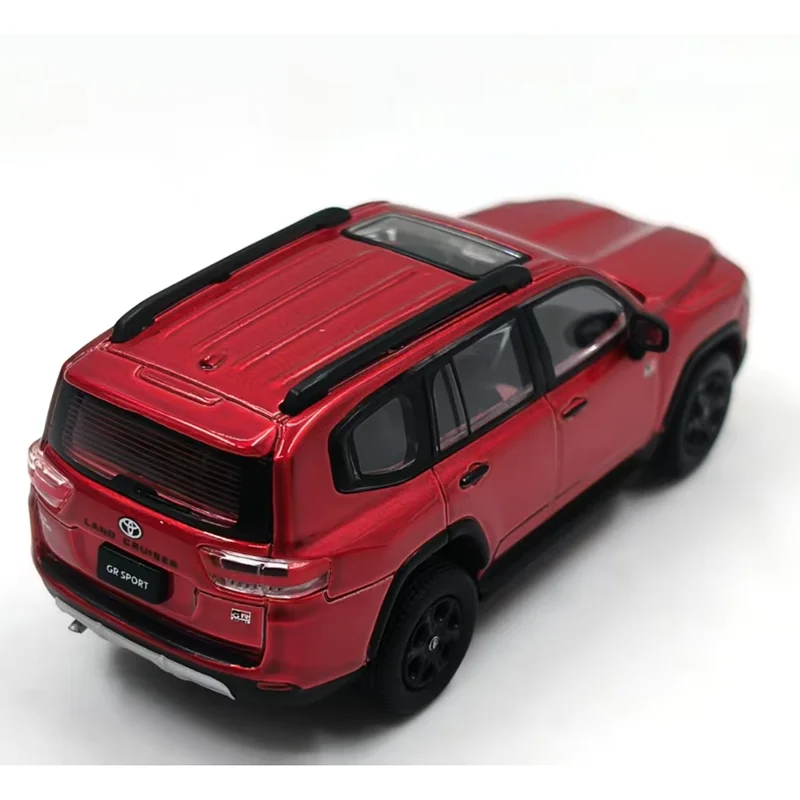 MASSDI 1/64 Scale Coaster Land Cruiser LC300 GR-S Middle East Version Die-cast Alloy Car Model Collectible Decorative Toy