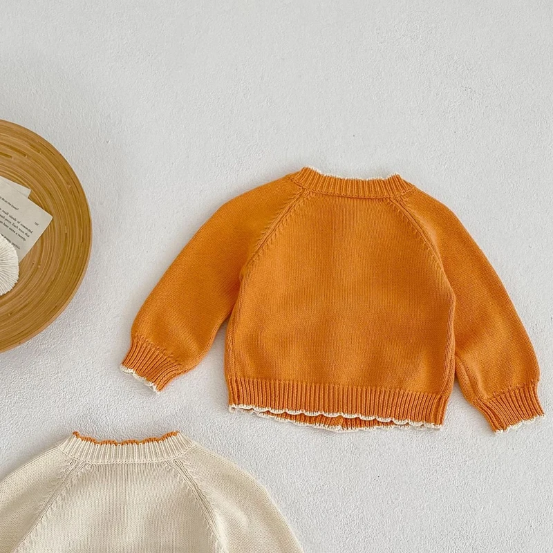 Autumn new baby clothing, 0-3 year old girl baby coat hand embroidered flower knitted sweater cotton yarn long sleeved cardigan