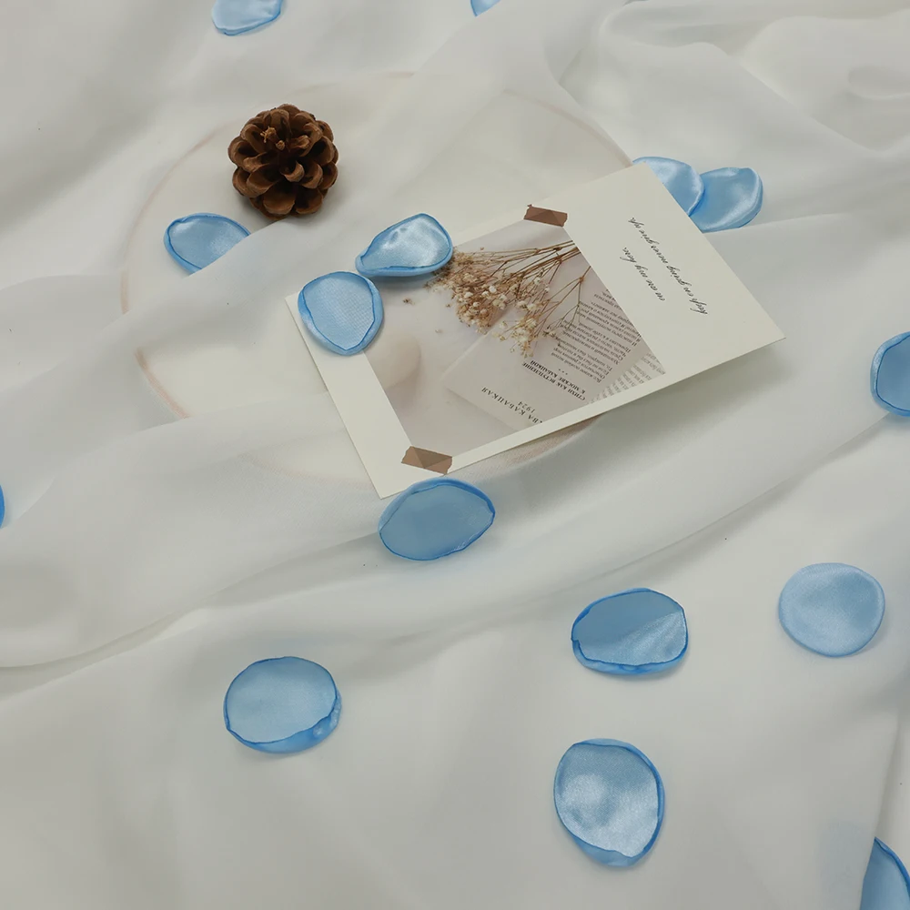 

100pcs Silk Rose Artifical Flowers Marriage Petals Realistic Wedding Decoration Bride to Be Valentine’s Day Graduation Party