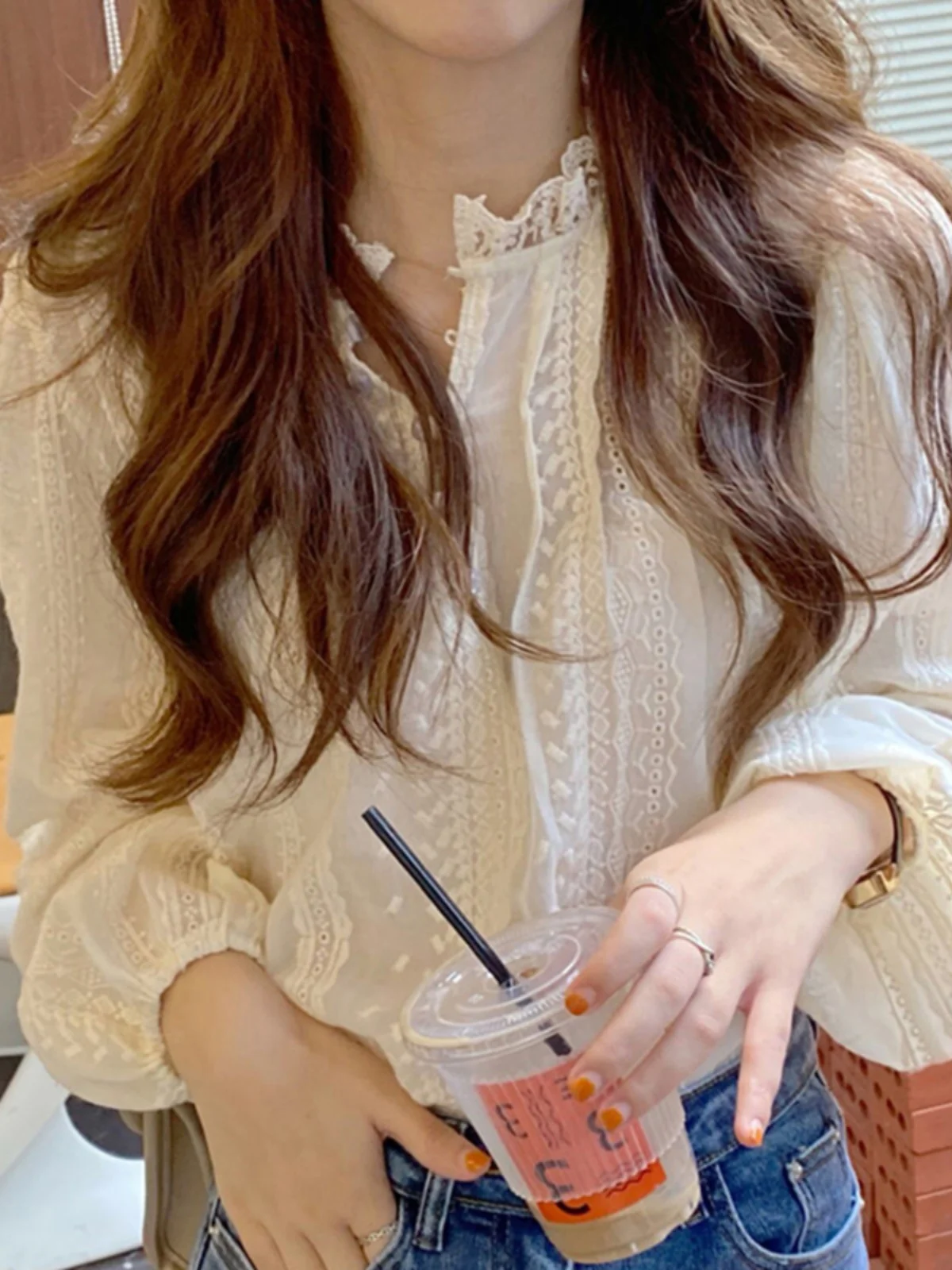 

Chic Spring Faion Loose Long Sve Lace irt Stand Collar Wooden Trim Korean Sle White Top for Young Women