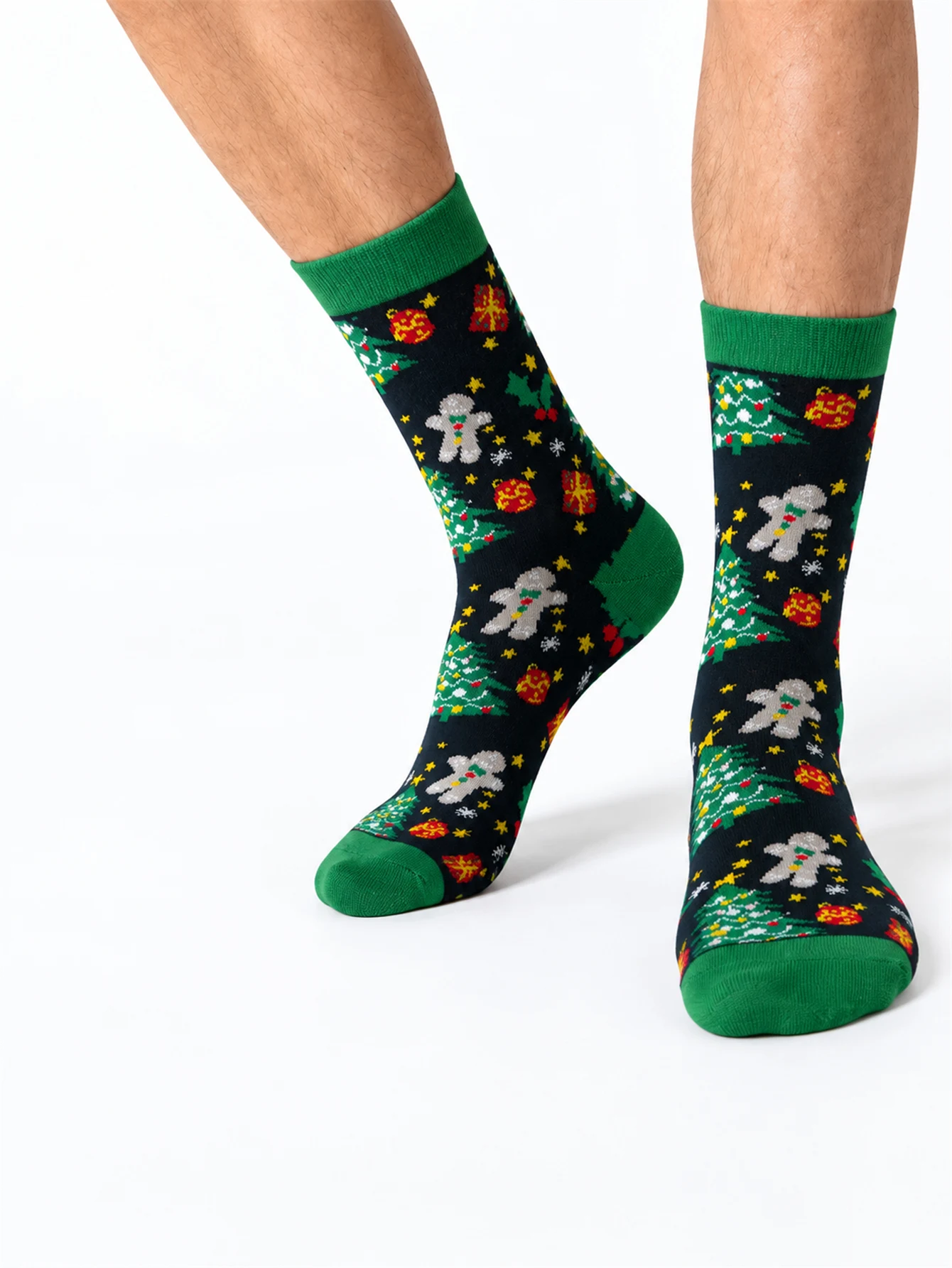 Men Women Christmas Print Crew Socks Cotton Xmas Tree Novelty Holiday Socks Soft Festive Socks For Christmas Gift & Party