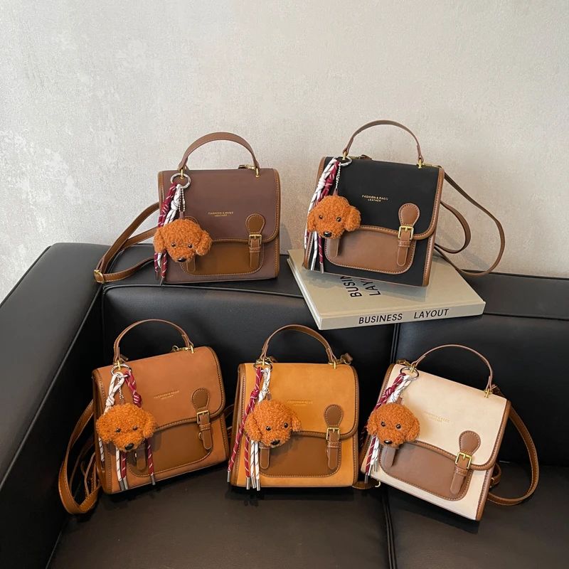 حقائب ظهر عصرية ذات سعة كبيرة بلون سادة PU بمشبك 2025 حقائب ظهر جديدة رائجة البيع للسيدات حقائب ظهر ناعمة للتنقل بخيوط الخياطة #5