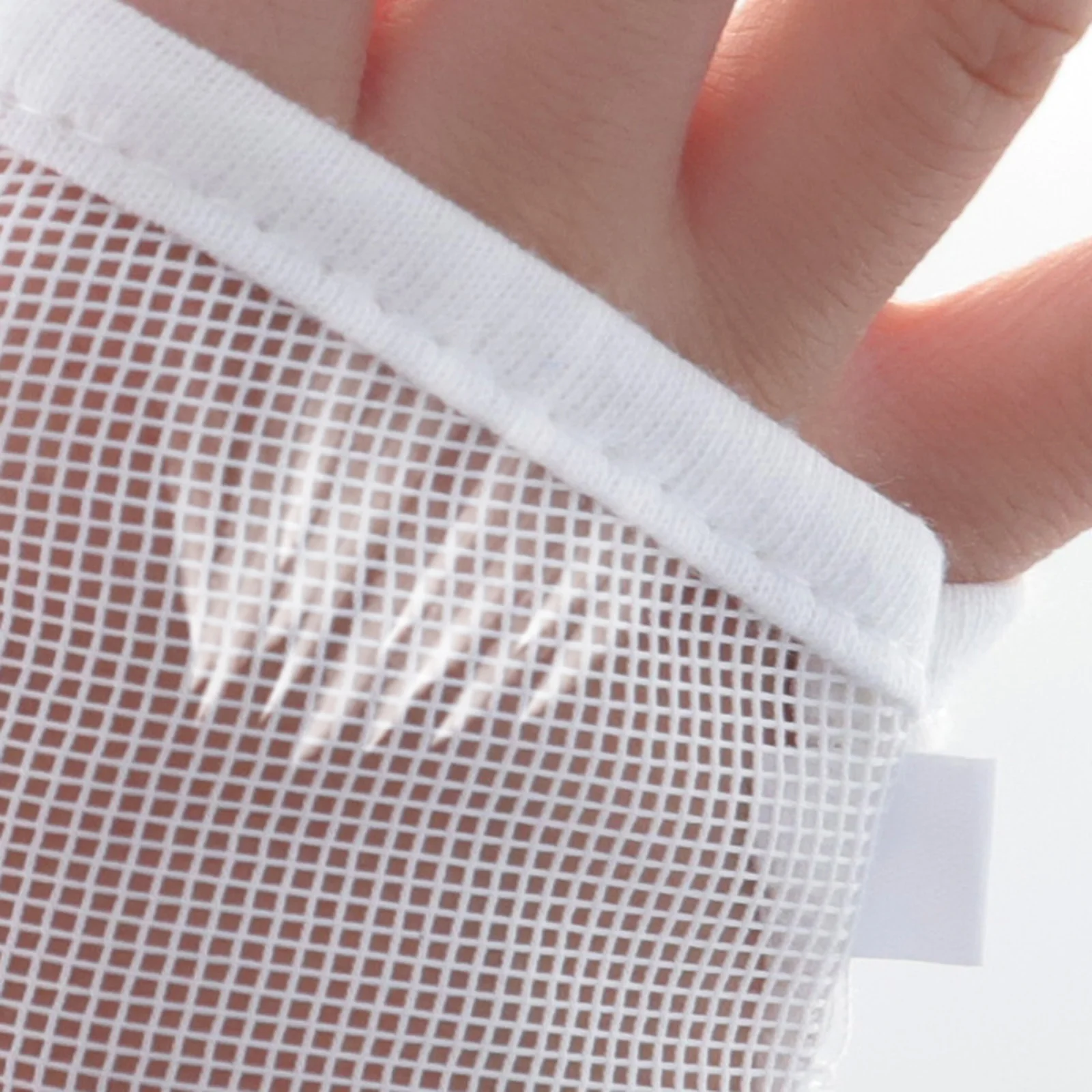 2 قطعة الطفل مكافحة الأكل قفازات اليد وقف الإبهام مص إصبع قفازات واقية تنفس التجفيف السريع قابل للتعديل الكفة الرضع