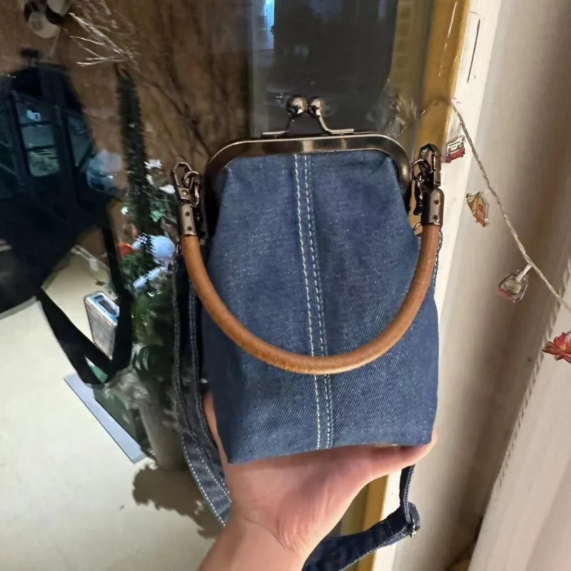 حقيبة كروس للهاتف من قماش الدنيم حقيبة يد فنية جديدة متعددة الاستخدامات للتنقل مصنوعة يدويًا حقيبة هاتف بلون سادة