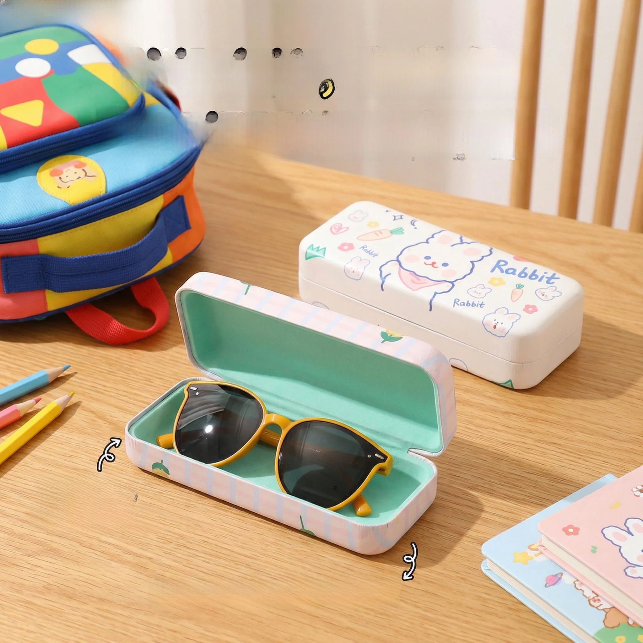 children's-portable-anti-pressure-eyeglasses-case-student-cartoon-anti-fall-resistant-myopia-sunglasses-storage-organizer