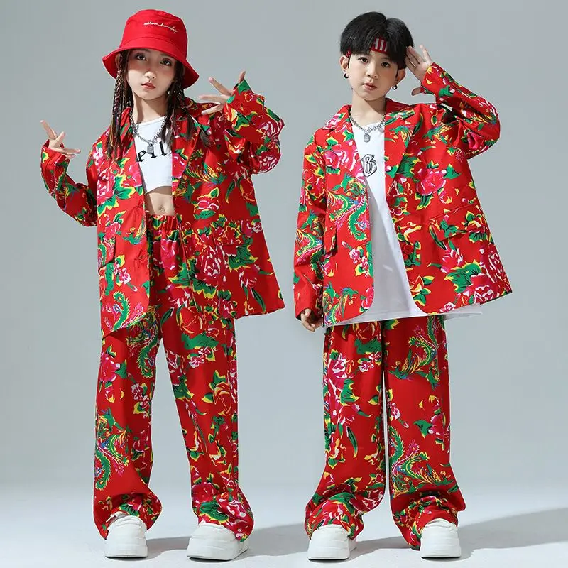 男の子と女の子のヒップホップ、ヒップホップのトレンド服、赤い長袖ツーピースセット、子供用モダンダンスグループダンスパフォーマンス