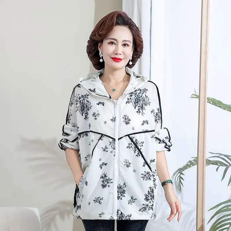 Hàn Quốc In Trung Dài Chống Nắng Bảo Vệ Quần Áo Nữ Cardigan Áo Khoác Có Mũ Trùm Đầu Mùa Xuân Hè Dây Kéo Áo Gió Nữ 2022