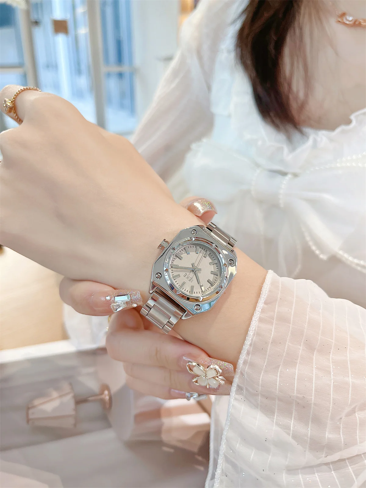 ساعة نسائية على الطراز القديم بسيطة، عصرية، فاخرة خفيفة، ساعة كوارتز مربعة متعددة الاستخدامات، ساعة يد نسائية أنيقة. #2