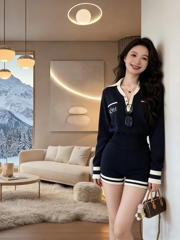 

Fashionable Neck Sweater High Waist Shorts Women's Two-Piece Set Spring New Style Personality Matching Outfit Casual Wear