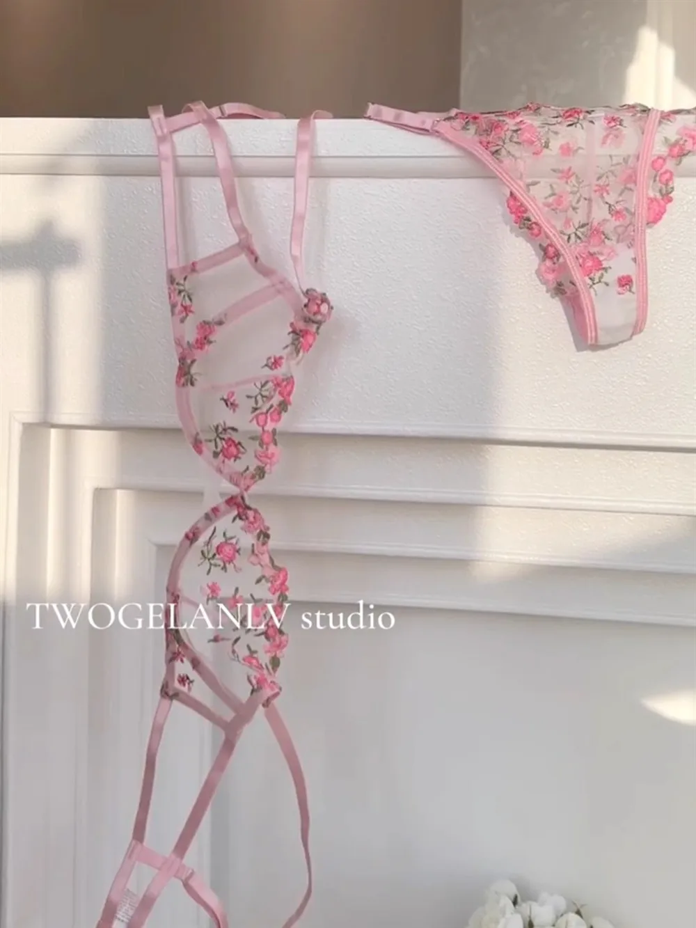 Vintage Französische Dienstmädchen-Sexy-Dessous, durchsichtiges Set mit Blumenstickerei, schwere Spitze, 32–38 AB, bequeme Unterwäsche in Übergröße MOYISU – Detail 22