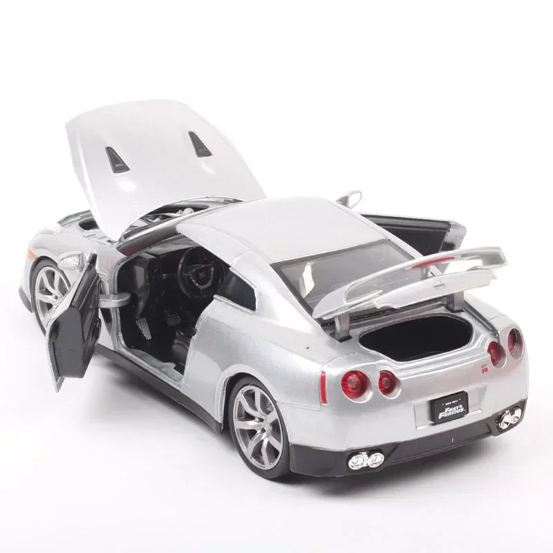 Jada 1:24 Brian's 2009 Nissan Skyline GT-R R35 Vehicle Metal Car Diecast Model Toy Collectible