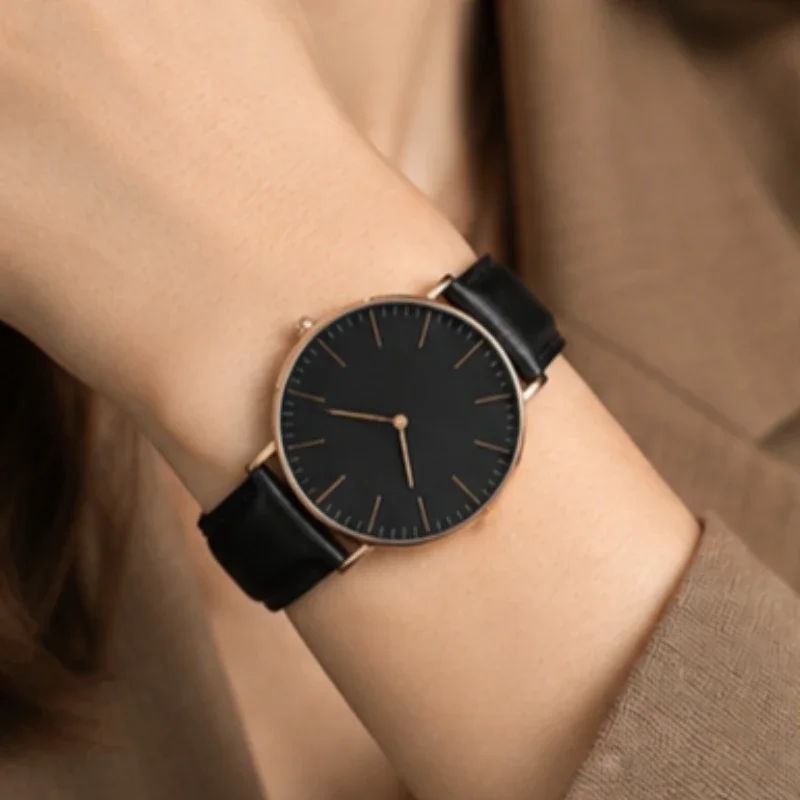 Minimalist Women's Watch Ultra‑thin Metal Case Leather Strap Analog Quartz Wristwatch for Women Fashion Casual Ladies Watch Gift