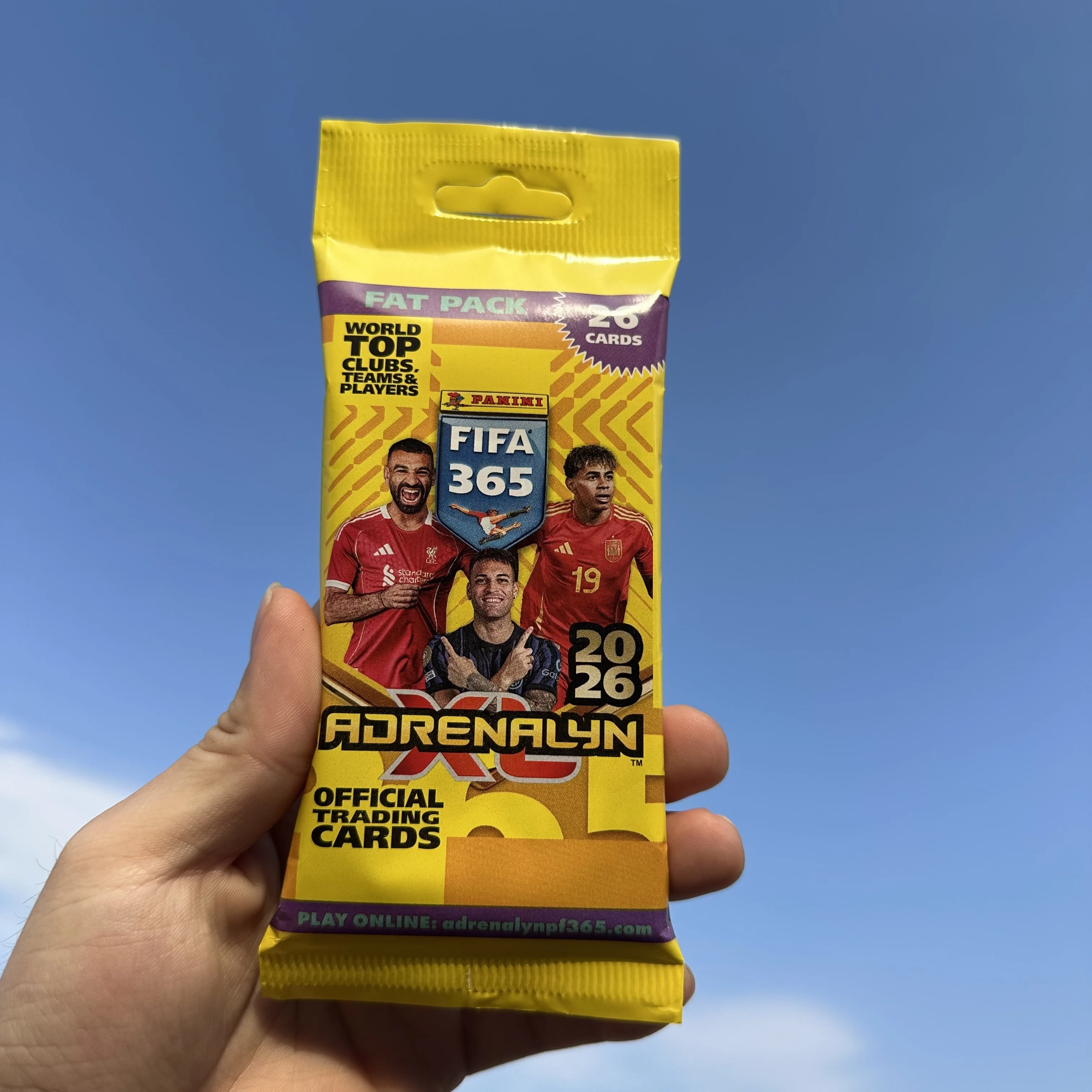 Nuevas Tarjetas Coleccionables Limitadas PANINI FIFA 365 Adrenalyn XL Fat Pack 2026 - Tarjetas de Estrellas de Ronaldo y Messi, Regalo Perfecto para Fanáticos del Fútbol