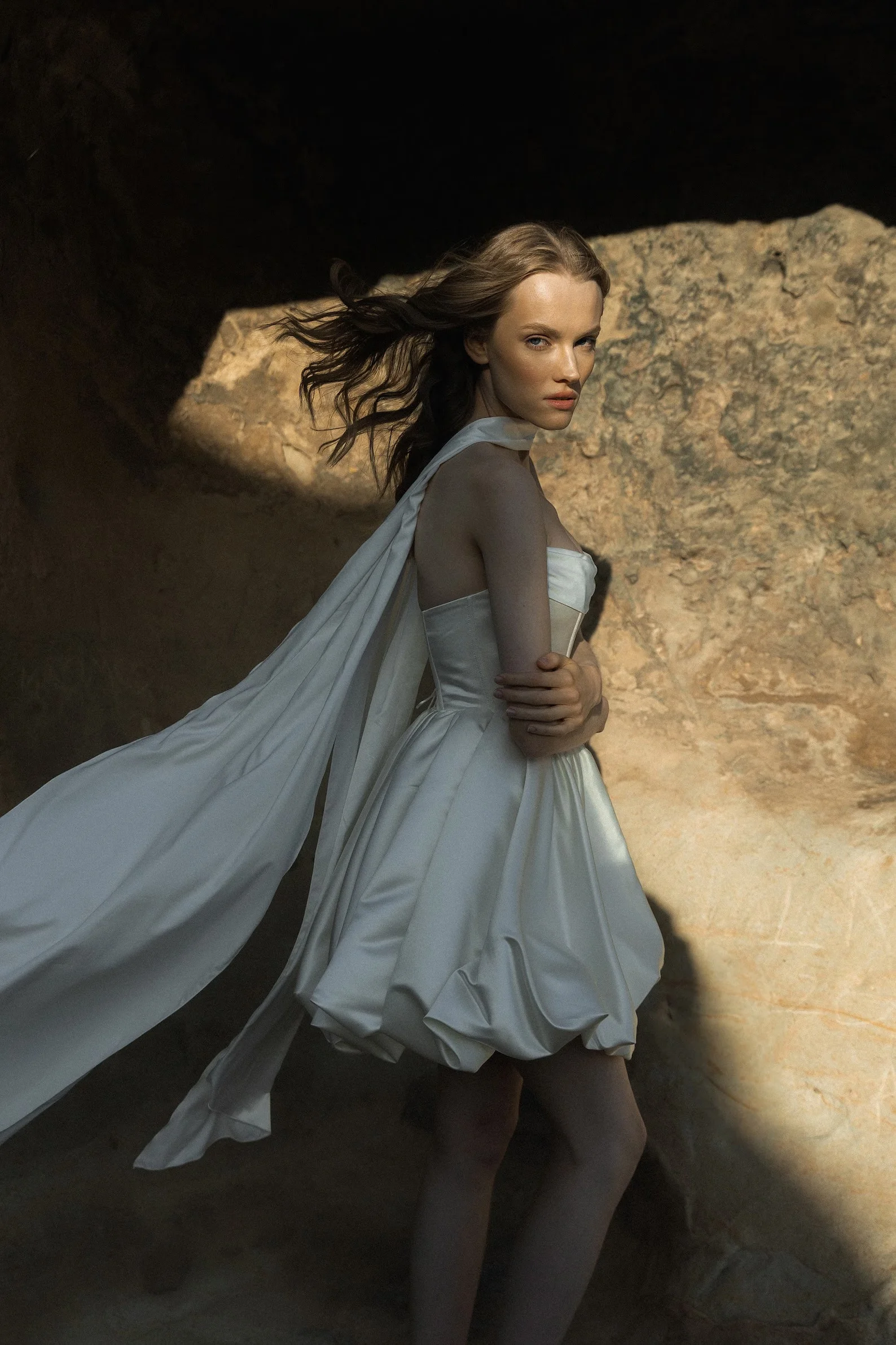 Personalizzato 2026 Nuovo elegante mini lunghezza al ginocchio A-Line pieghettato palla di fidanzamento abito da sposa abito da sposa principessa sexy senza schienale