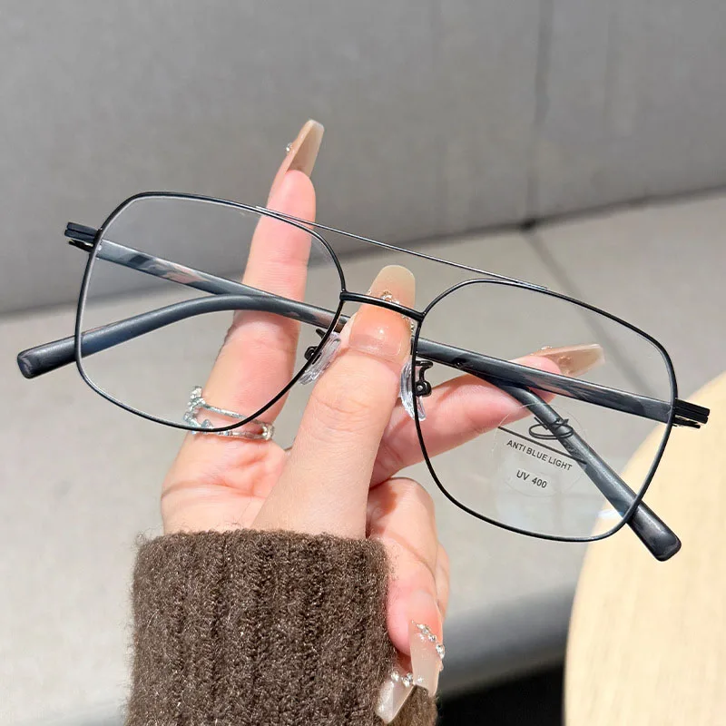 Doppelstrahl-Brille mit dünnem Rahmen für Frauen ohne Make-up, hochwertige Aufhellung und Anti-Blaulicht-Myopie-Brille aus flachem Glas 9085