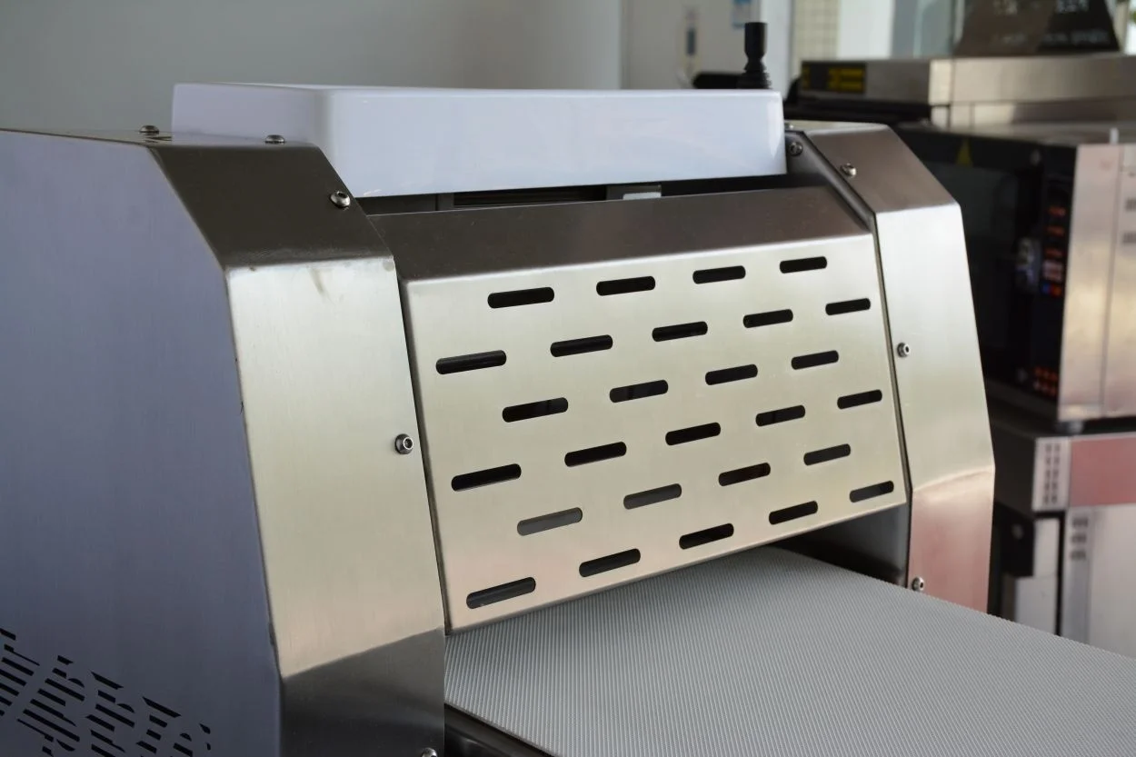 Commercial Croissant Dough Sheeter Machine Bakery Dough Sheeter Table Top Mini Dough Sheeter