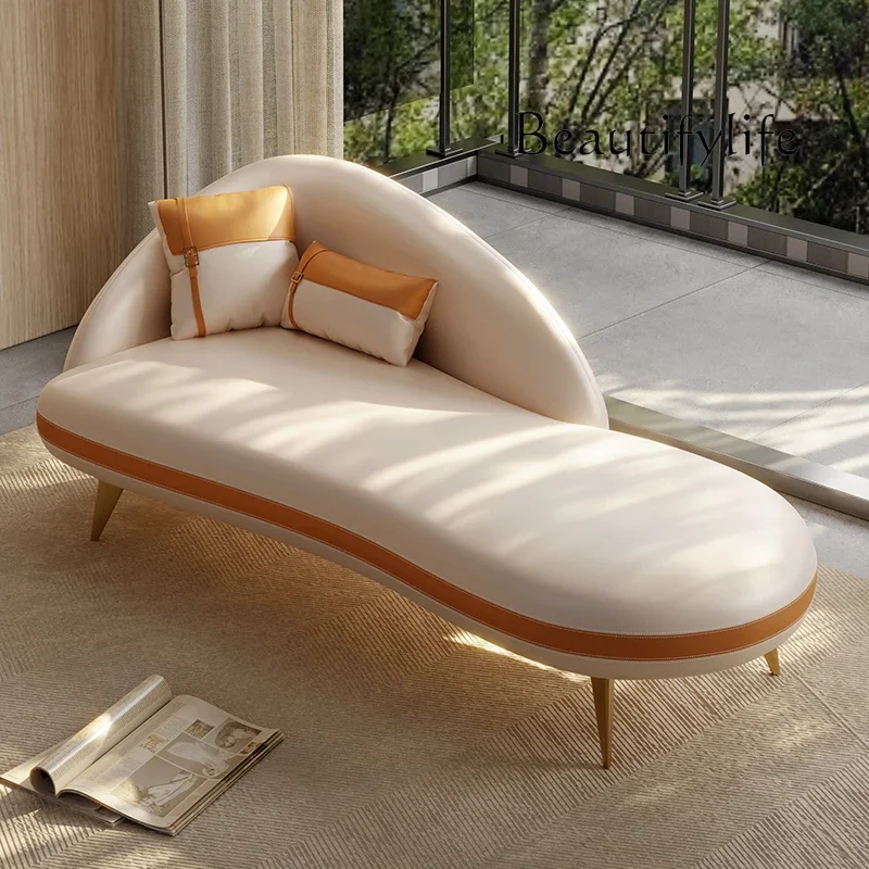 

Скандинавский свет, роскошное кожаное кресло-наложницы, маленькая квартира, гостиная, кресло, ириска, красивый диван, одиночный диван