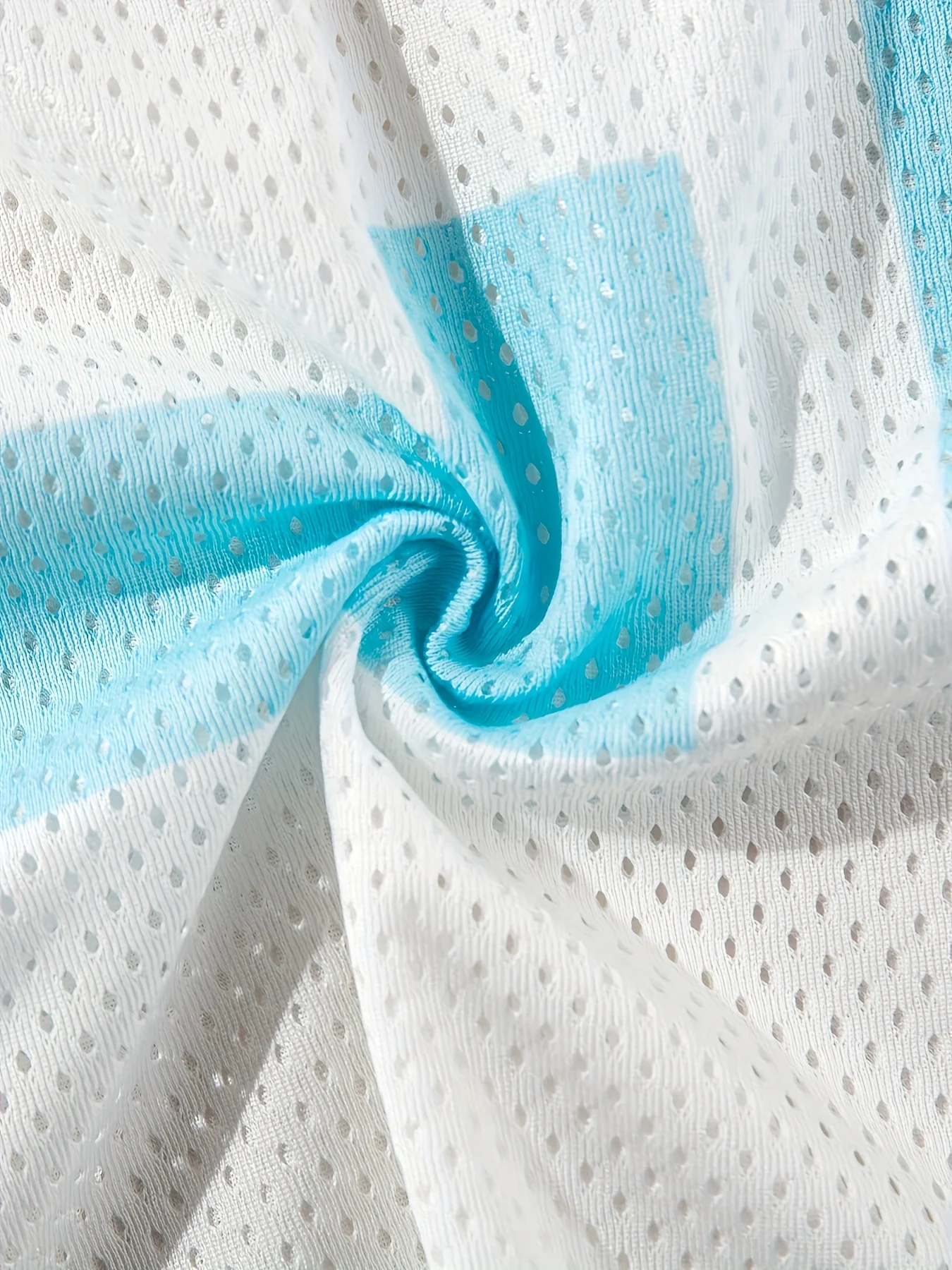 قميص كرة السلة الأساسي الجديد للرجال مع تهوية شبكية وطباعة رقمية تي شيرت رياضي مريح وجيد التهوية