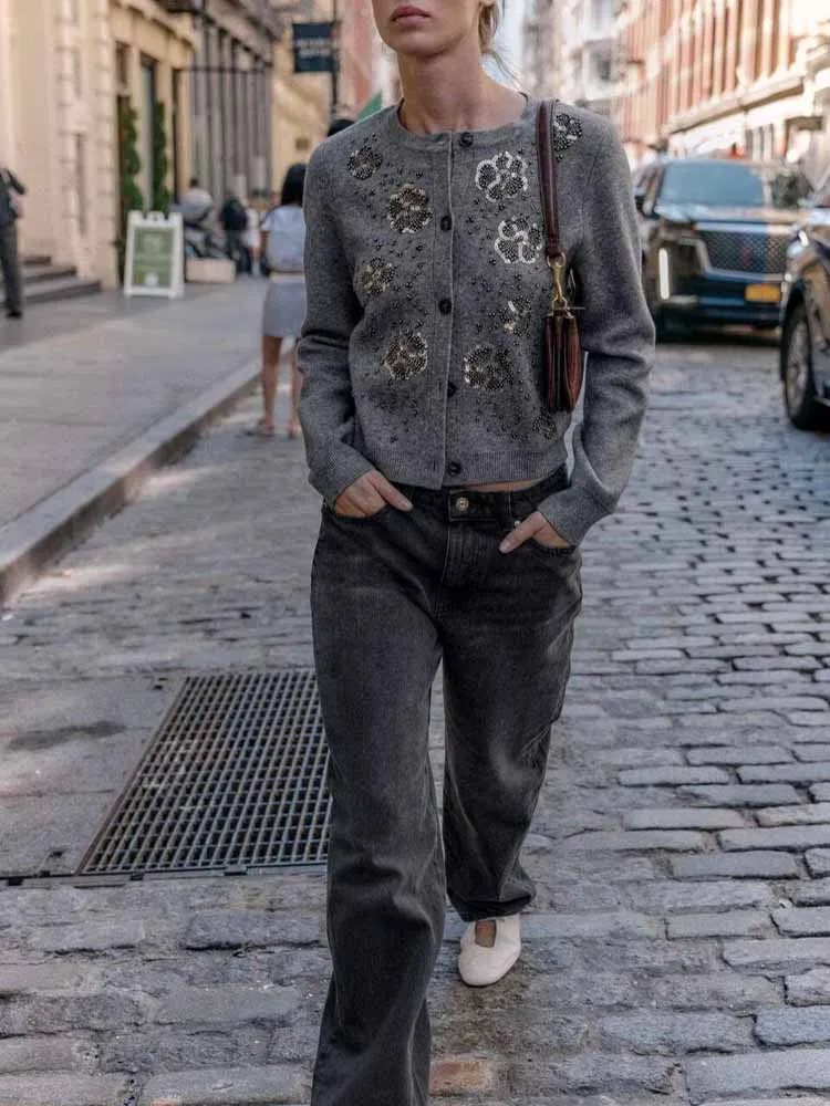 style-europeen-et-americain-automne-nouvelle-tendance-de-la-mode-loisirs-vetements-pour-femmes-design-sens-veste-tricotee-perlee-cardigan