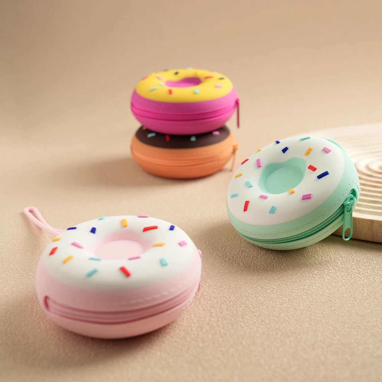 1PCS Silicone Baby Pacifier Holder Colorful Donut Pacifier Box Baby Items Portable Nipple Storage Box Zipper Pacifier Box