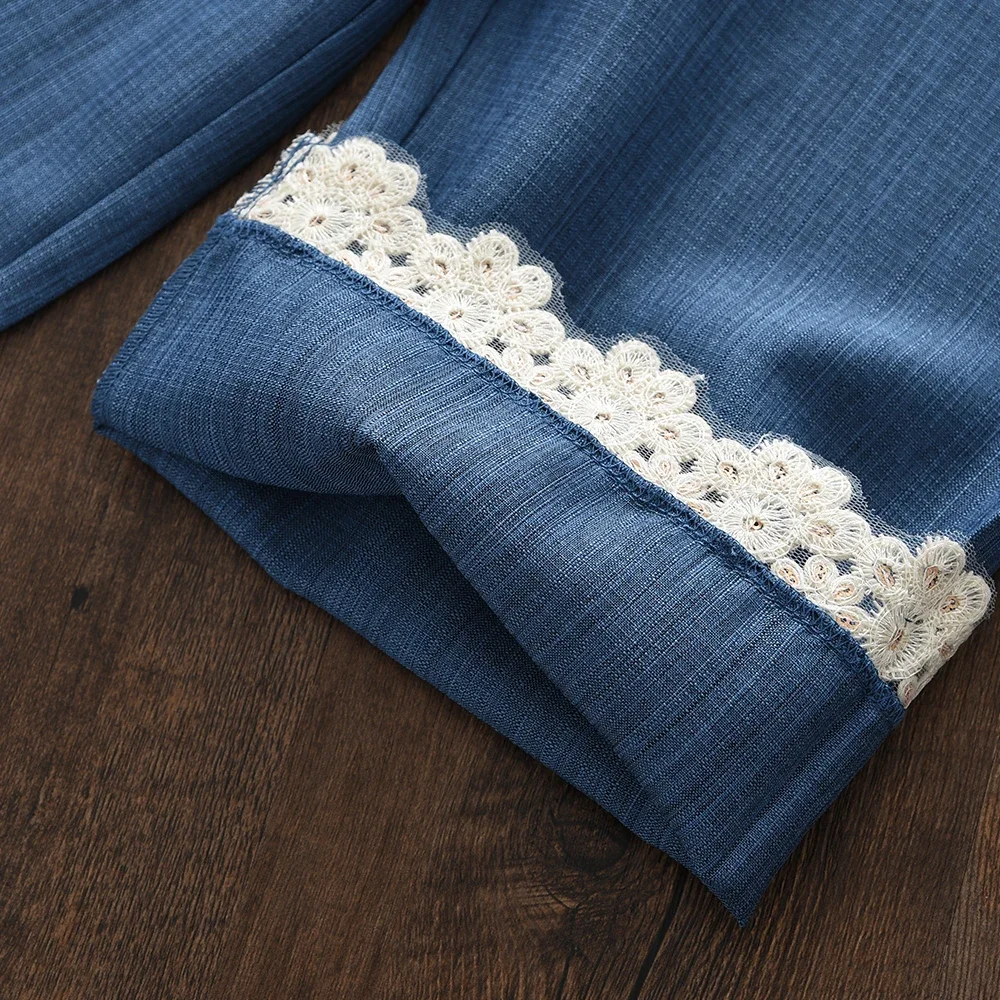 Koreanischer Modestil Lässiger Imitierter Denim-Blauer Anzug Dreidimensionale Blumenweste+Spitzenhose Zweiteiliges Set für Sommer-Mädchen – Detail 7
